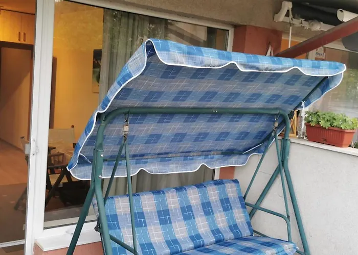 Blue Sea Apartment *